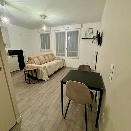 Studio Moderne Et Tout Equipe, Proche Du Rer, Paris & Aeroport D'Orly En 20 Min, Lit Bebe Sur Demande Витри сюр Сен Екстериор снимка