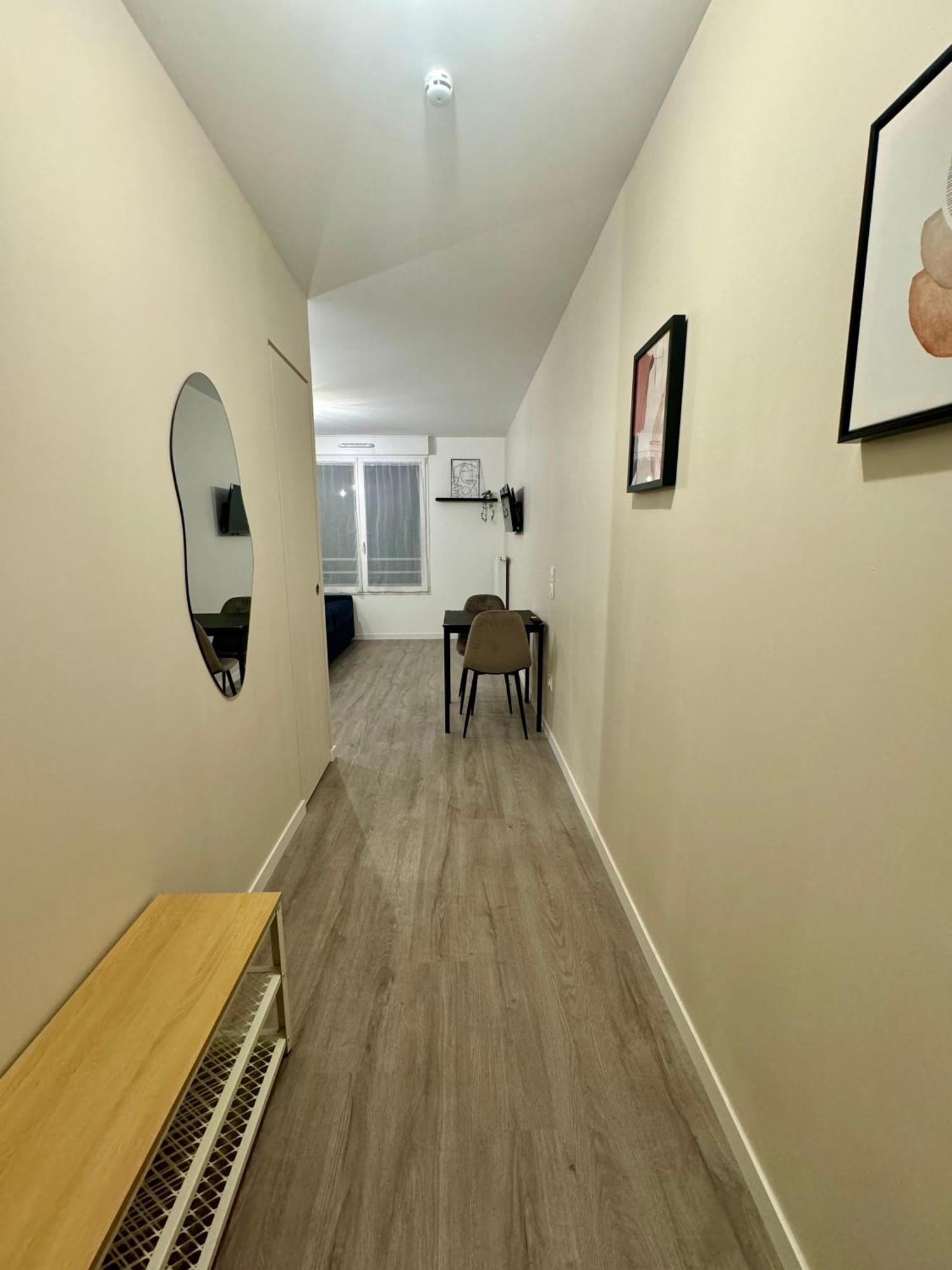 Studio Moderne Et Tout Equipe, Proche Du Rer, Paris & Aeroport D'Orly En 20 Min, Lit Bebe Sur Demande Витри сюр Сен Екстериор снимка